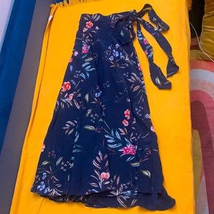 Amour Vert Navy Jardin full length wrap around skirt with tie, size small